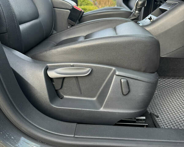 Серый Фольксваген Тигуан, объемом двигателя 1.98 л и пробегом 114 тыс. км за 14800 $, фото 24 на Automoto.ua