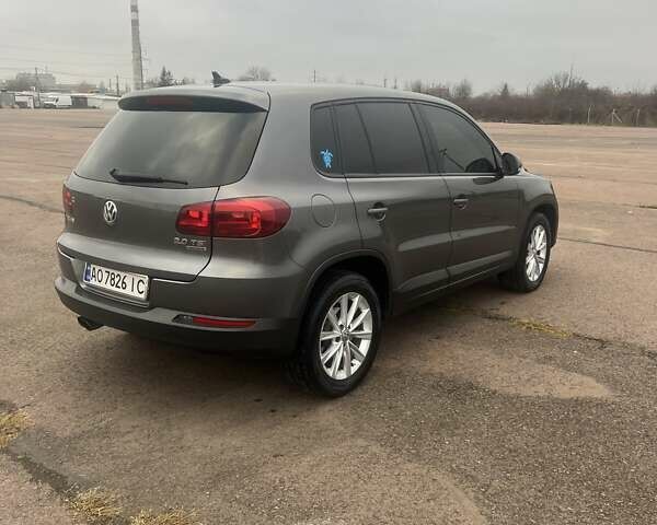 Сірий Фольксваген Тігуан, об'ємом двигуна 1.98 л та пробігом 214 тис. км за 11700 $, фото 1 на Automoto.ua