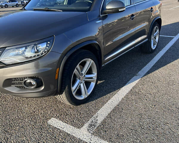 Сірий Фольксваген Тігуан, об'ємом двигуна 1.98 л та пробігом 171 тис. км за 14300 $, фото 3 на Automoto.ua