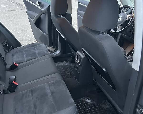 Серый Фольксваген Тигуан, объемом двигателя 1.97 л и пробегом 144 тыс. км за 16000 $, фото 12 на Automoto.ua