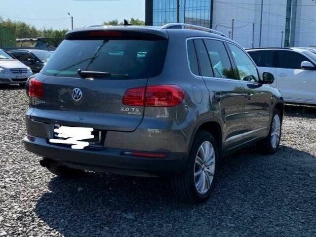 Сірий Фольксваген Тігуан, об'ємом двигуна 2 л та пробігом 166 тис. км за 13900 $, фото 4 на Automoto.ua