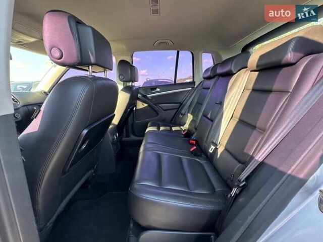 Сірий Фольксваген Тігуан, об'ємом двигуна 1.97 л та пробігом 204 тис. км за 15700 $, фото 16 на Automoto.ua