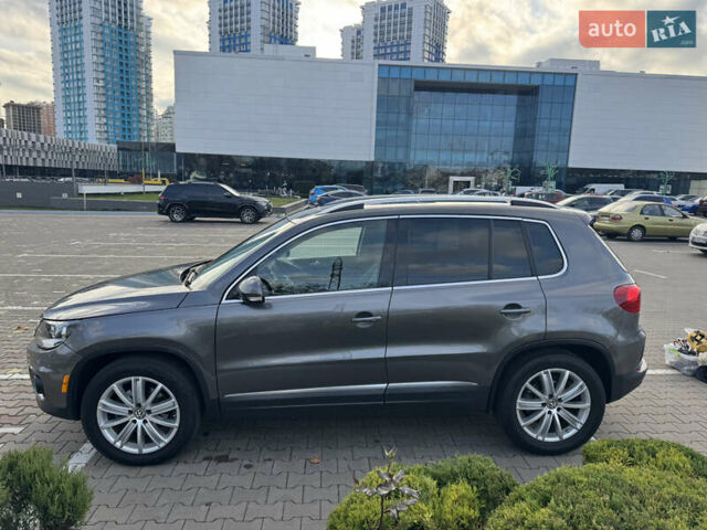 Серый Фольксваген Тигуан, объемом двигателя 1.98 л и пробегом 114 тыс. км за 14800 $, фото 1 на Automoto.ua