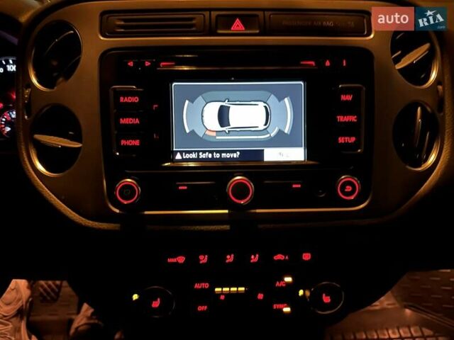 Сірий Фольксваген Тігуан, об'ємом двигуна 1.97 л та пробігом 135 тис. км за 13700 $, фото 40 на Automoto.ua