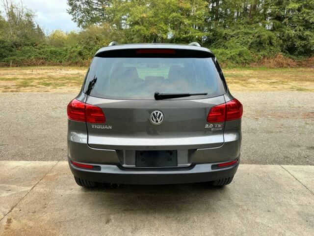 Сірий Фольксваген Тігуан, об'ємом двигуна 2 л та пробігом 80 тис. км за 4500 $, фото 6 на Automoto.ua