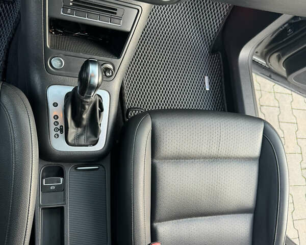 Серый Фольксваген Тигуан, объемом двигателя 1.98 л и пробегом 114 тыс. км за 14800 $, фото 20 на Automoto.ua