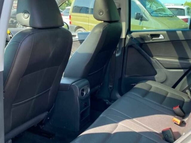 Сірий Фольксваген Тігуан, об'ємом двигуна 2 л та пробігом 166 тис. км за 13900 $, фото 13 на Automoto.ua