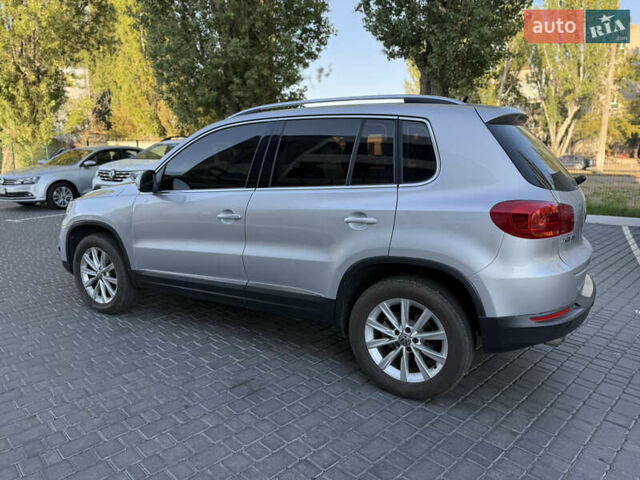 Сірий Фольксваген Тігуан, об'ємом двигуна 2 л та пробігом 74 тис. км за 16500 $, фото 10 на Automoto.ua