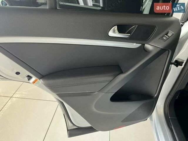 Серый Фольксваген Тигуан, объемом двигателя 2 л и пробегом 214 тыс. км за 15200 $, фото 19 на Automoto.ua