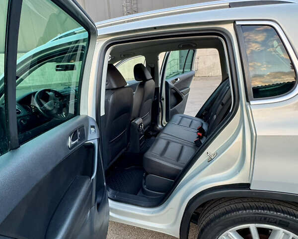 Серый Фольксваген Тигуан, объемом двигателя 1.98 л и пробегом 250 тыс. км за 9900 $, фото 25 на Automoto.ua