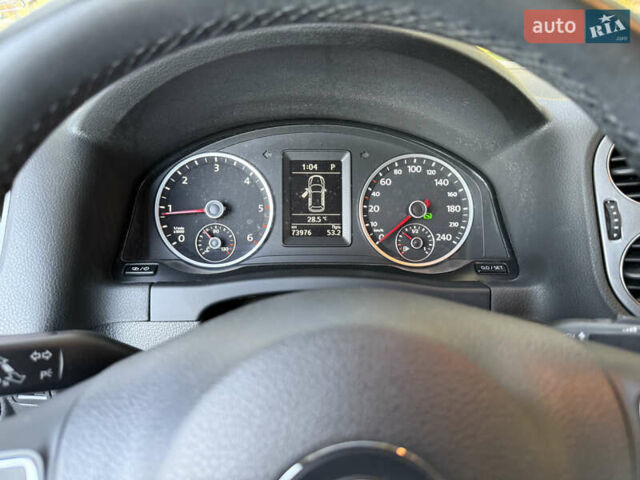 Сірий Фольксваген Тігуан, об'ємом двигуна 2 л та пробігом 74 тис. км за 16500 $, фото 39 на Automoto.ua