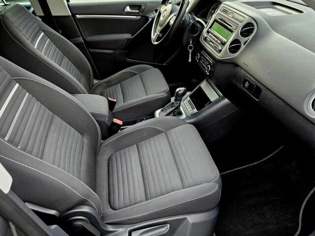 Сірий Фольксваген Тігуан, об'ємом двигуна 2 л та пробігом 180 тис. км за 8000 $, фото 19 на Automoto.ua