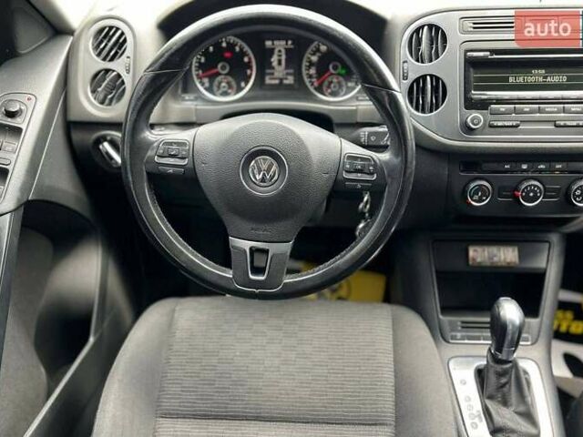 Серый Фольксваген Тигуан, объемом двигателя 1.98 л и пробегом 255 тыс. км за 13000 $, фото 9 на Automoto.ua