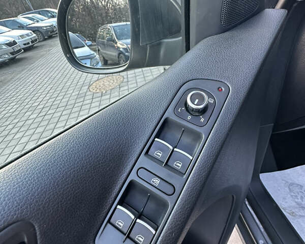 Серый Фольксваген Тигуан, объемом двигателя 1.98 л и пробегом 149 тыс. км за 13000 $, фото 3 на Automoto.ua