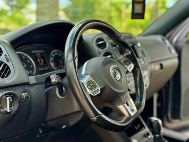 Серый Фольксваген Тигуан, объемом двигателя 2 л и пробегом 245 тыс. км за 12550 $, фото 7 на Automoto.ua