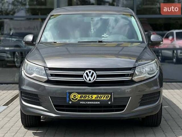 Серый Фольксваген Тигуан, объемом двигателя 1.98 л и пробегом 255 тыс. км за 13000 $, фото 1 на Automoto.ua