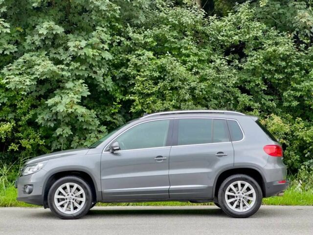 Сірий Фольксваген Тігуан, об'ємом двигуна 2 л та пробігом 83 тис. км за 9100 $, фото 1 на Automoto.ua