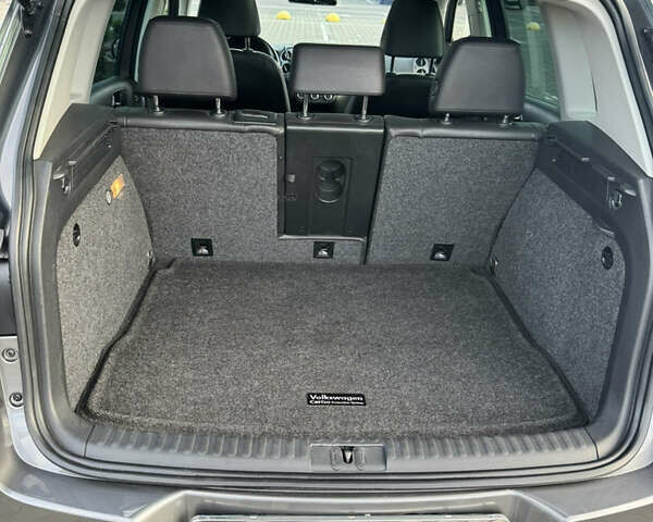 Серый Фольксваген Тигуан, объемом двигателя 1.98 л и пробегом 114 тыс. км за 14800 $, фото 6 на Automoto.ua