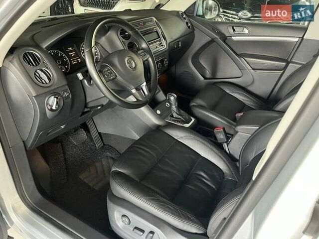 Серый Фольксваген Тигуан, объемом двигателя 2 л и пробегом 214 тыс. км за 15200 $, фото 15 на Automoto.ua