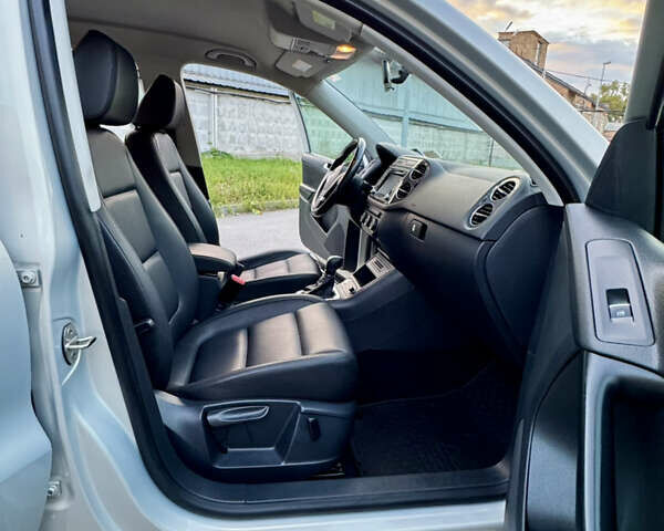 Серый Фольксваген Тигуан, объемом двигателя 1.98 л и пробегом 250 тыс. км за 9900 $, фото 27 на Automoto.ua