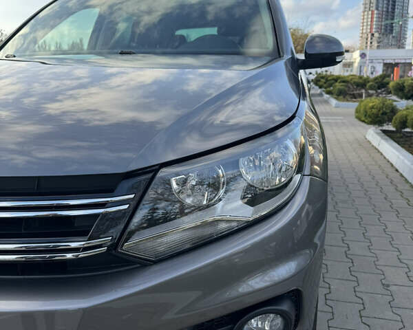 Серый Фольксваген Тигуан, объемом двигателя 1.98 л и пробегом 114 тыс. км за 14800 $, фото 14 на Automoto.ua