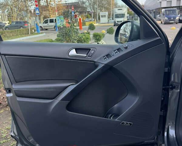 Серый Фольксваген Тигуан, объемом двигателя 1.98 л и пробегом 114 тыс. км за 14800 $, фото 33 на Automoto.ua