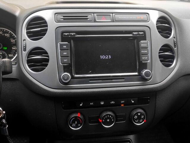 Сірий Фольксваген Тігуан, об'ємом двигуна 2 л та пробігом 148 тис. км за 14200 $, фото 7 на Automoto.ua