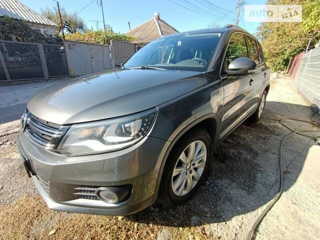 Серый Фольксваген Тигуан, объемом двигателя 1.97 л и пробегом 145 тыс. км за 17500 $, фото 1 на Automoto.ua