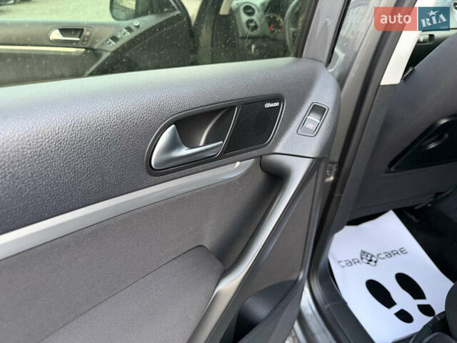 Сірий Фольксваген Тігуан, об'ємом двигуна 1.97 л та пробігом 145 тис. км за 12999 $, фото 12 на Automoto.ua