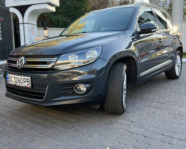 Серый Фольксваген Тигуан, объемом двигателя 2 л и пробегом 299 тыс. км за 13600 $, фото 18 на Automoto.ua