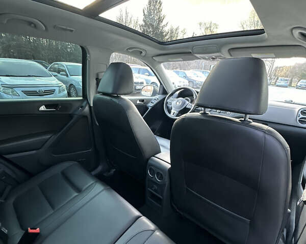 Серый Фольксваген Тигуан, объемом двигателя 1.98 л и пробегом 149 тыс. км за 13000 $, фото 11 на Automoto.ua