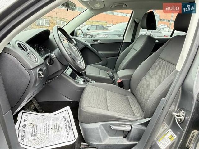 Серый Фольксваген Тигуан, объемом двигателя 2 л и пробегом 196 тыс. км за 8900 $, фото 6 на Automoto.ua