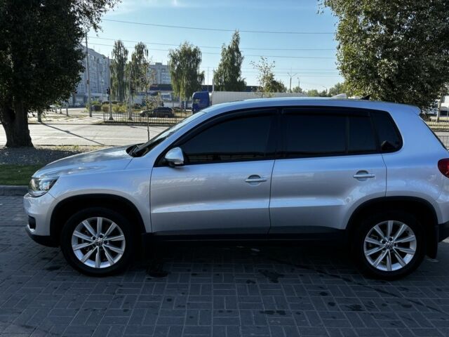 Серый Фольксваген Тигуан, объемом двигателя 2 л и пробегом 170 тыс. км за 11600 $, фото 6 на Automoto.ua