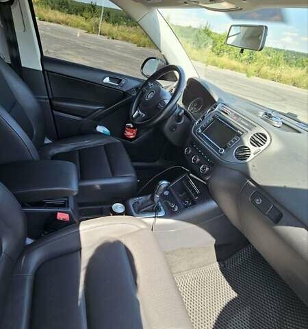 Серый Фольксваген Тигуан, объемом двигателя 1.98 л и пробегом 193 тыс. км за 14500 $, фото 12 на Automoto.ua