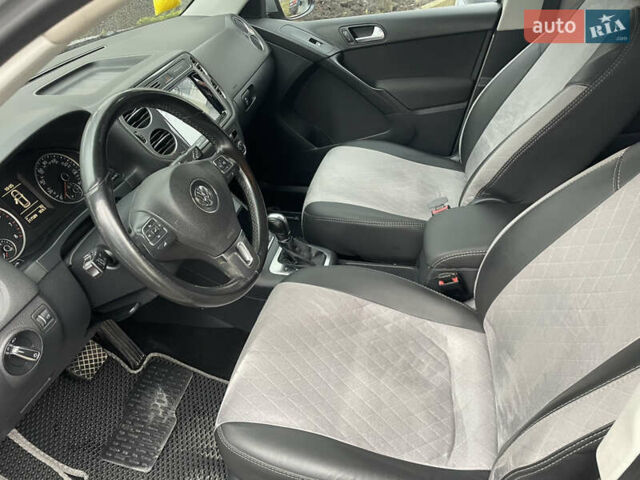 Сірий Фольксваген Тігуан, об'ємом двигуна 1.98 л та пробігом 217 тис. км за 12000 $, фото 22 на Automoto.ua