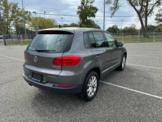 Сірий Фольксваген Тігуан, об'ємом двигуна 2 л та пробігом 84 тис. км за 2800 $, фото 4 на Automoto.ua