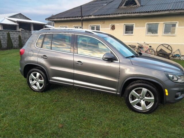 Серый Фольксваген Тигуан, объемом двигателя 2 л и пробегом 140 тыс. км за 12800 $, фото 1 на Automoto.ua