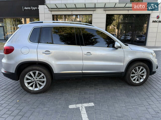 Сірий Фольксваген Тігуан, об'ємом двигуна 2 л та пробігом 74 тис. км за 16500 $, фото 19 на Automoto.ua