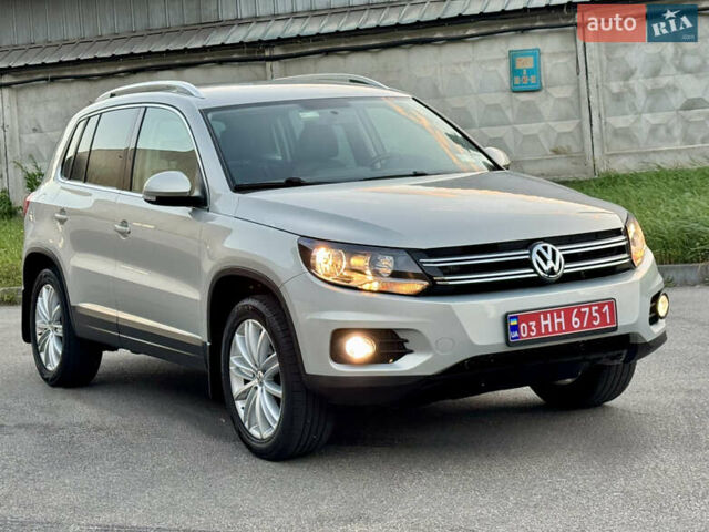 Серый Фольксваген Тигуан, объемом двигателя 1.98 л и пробегом 250 тыс. км за 9900 $, фото 1 на Automoto.ua