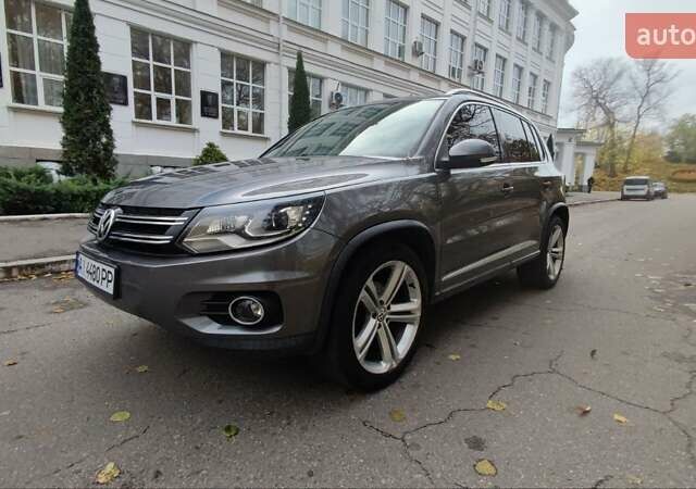 Серый Фольксваген Тигуан, объемом двигателя 1.98 л и пробегом 106 тыс. км за 15800 $, фото 1 на Automoto.ua
