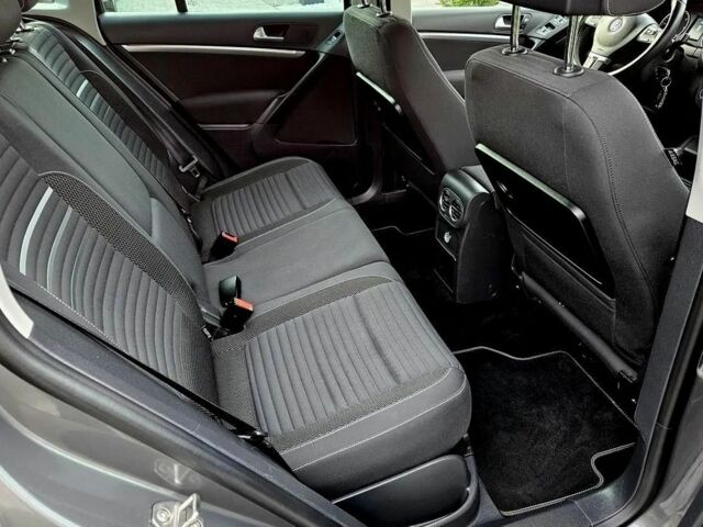 Сірий Фольксваген Тігуан, об'ємом двигуна 2 л та пробігом 180 тис. км за 8000 $, фото 18 на Automoto.ua