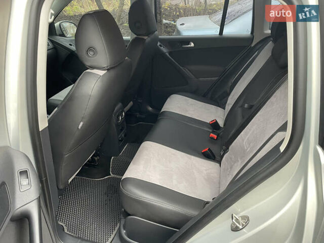 Сірий Фольксваген Тігуан, об'ємом двигуна 1.98 л та пробігом 217 тис. км за 12000 $, фото 19 на Automoto.ua