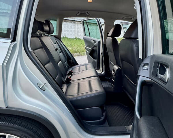 Серый Фольксваген Тигуан, объемом двигателя 1.98 л и пробегом 250 тыс. км за 9900 $, фото 29 на Automoto.ua