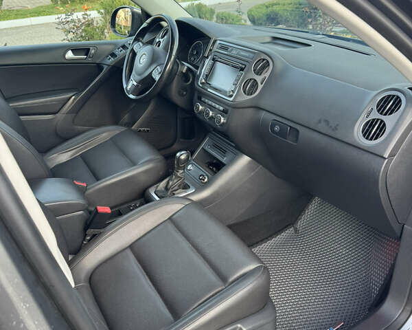 Серый Фольксваген Тигуан, объемом двигателя 1.98 л и пробегом 114 тыс. км за 14800 $, фото 30 на Automoto.ua