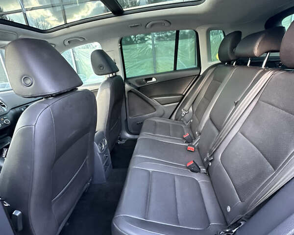 Серый Фольксваген Тигуан, объемом двигателя 1.98 л и пробегом 149 тыс. км за 13000 $, фото 18 на Automoto.ua