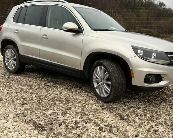 Серый Фольксваген Тигуан, объемом двигателя 2 л и пробегом 165 тыс. км за 10999 $, фото 1 на Automoto.ua