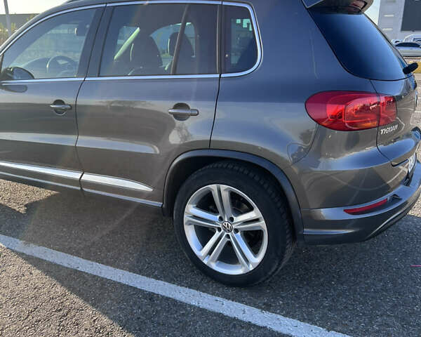 Сірий Фольксваген Тігуан, об'ємом двигуна 1.98 л та пробігом 171 тис. км за 14300 $, фото 4 на Automoto.ua