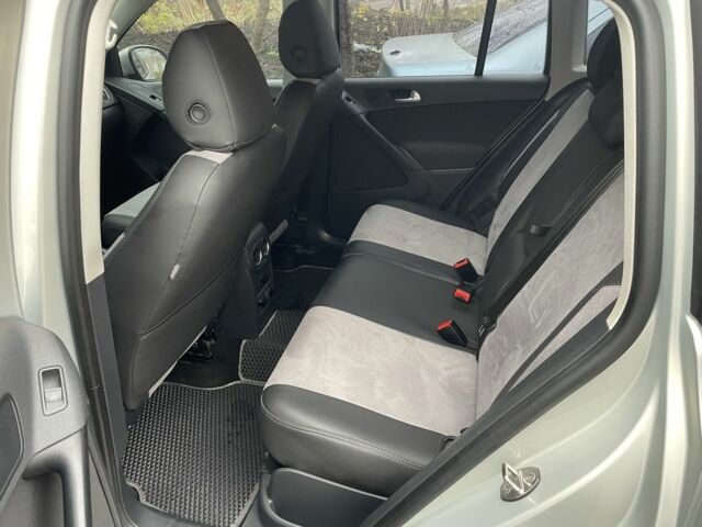 Сірий Фольксваген Тігуан, об'ємом двигуна 2 л та пробігом 217 тис. км за 12000 $, фото 19 на Automoto.ua