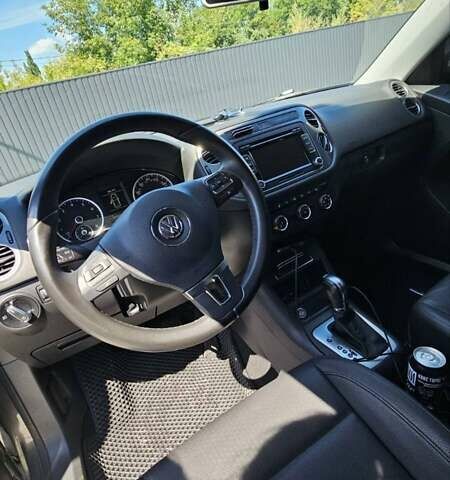 Серый Фольксваген Тигуан, объемом двигателя 1.98 л и пробегом 193 тыс. км за 14500 $, фото 9 на Automoto.ua