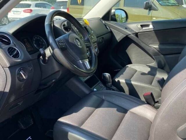 Сірий Фольксваген Тігуан, об'ємом двигуна 2 л та пробігом 166 тис. км за 13900 $, фото 5 на Automoto.ua